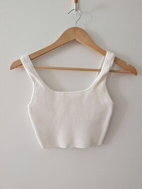 Aritzia Babaton Sculpt Knit Square neck Cropped Tank
